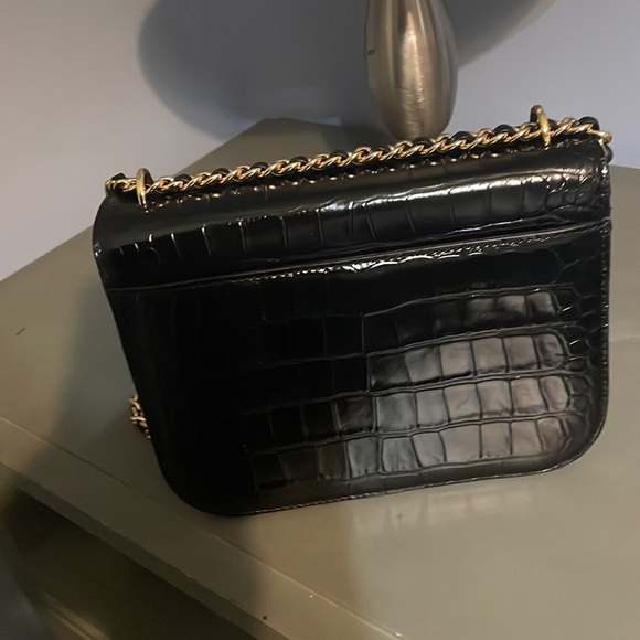 TORY BURCH Britten Embossed small adjustable shoulder bag - Picture 3 of 11